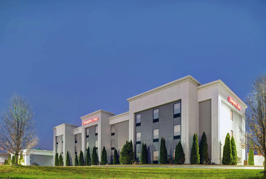 photo 1 of Hampton Inn Farmington