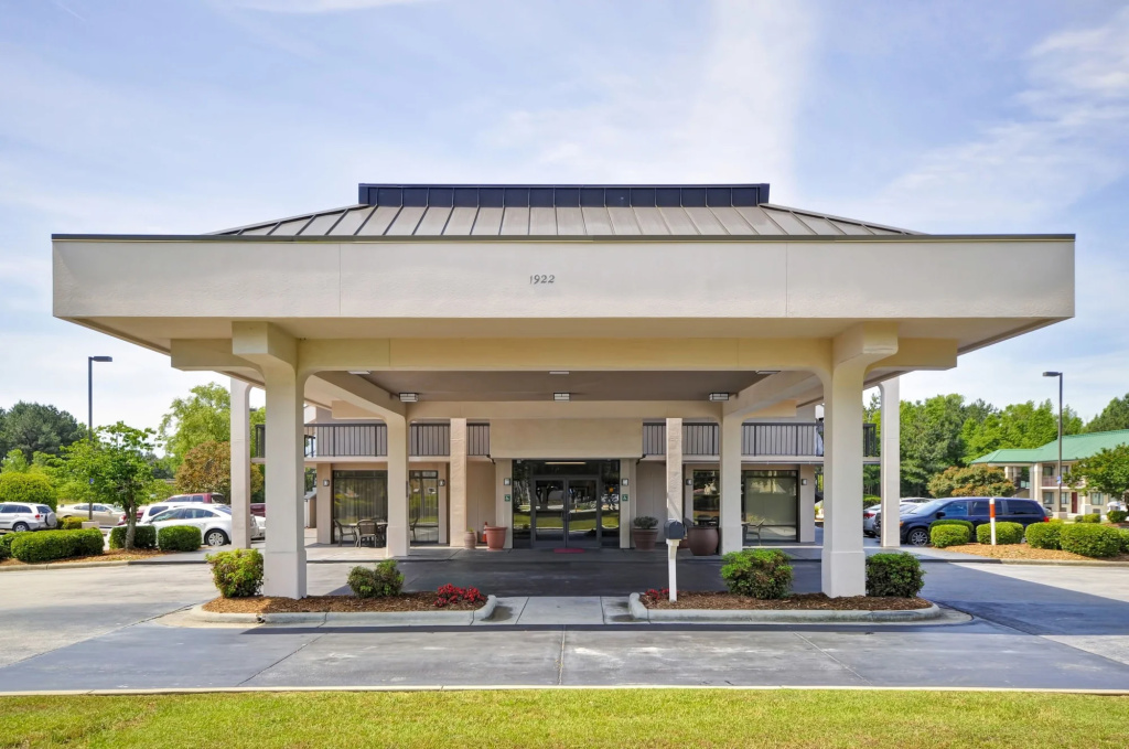 photo 1 of Baymont by Wyndham Fayetteville NC