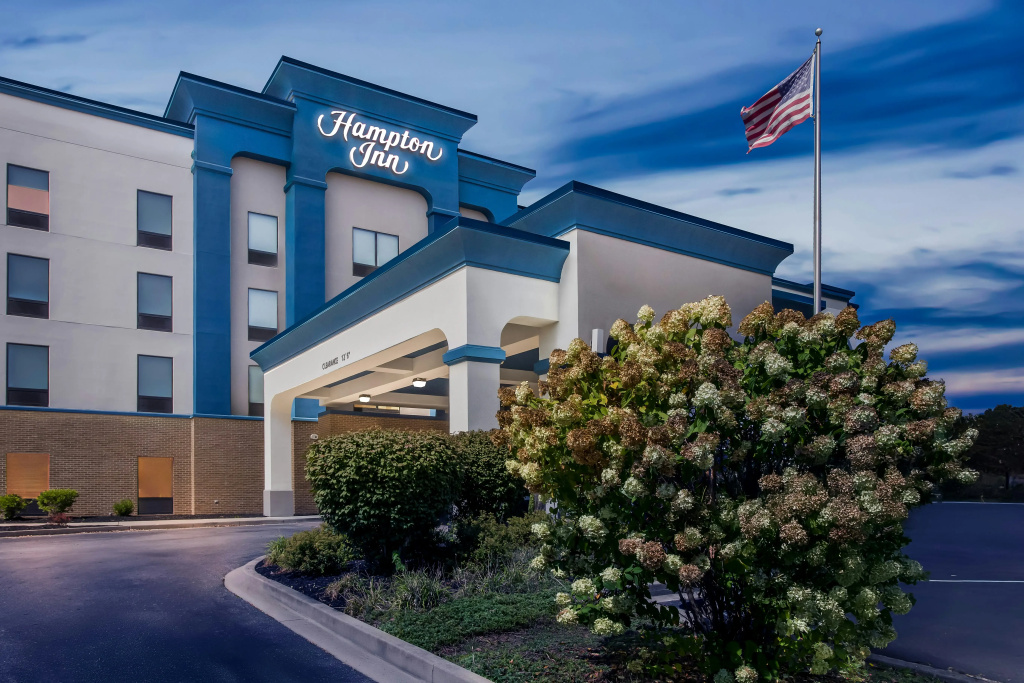 photo 1 of Hampton Inn Huntington University Area