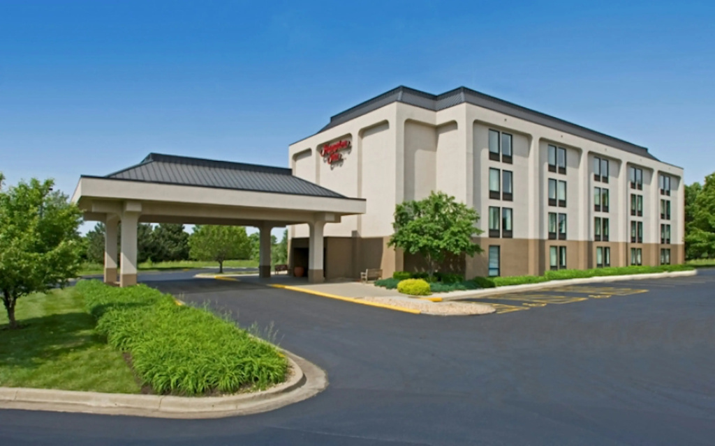 photo 1 of Hampton Inn Kansas City-Airport