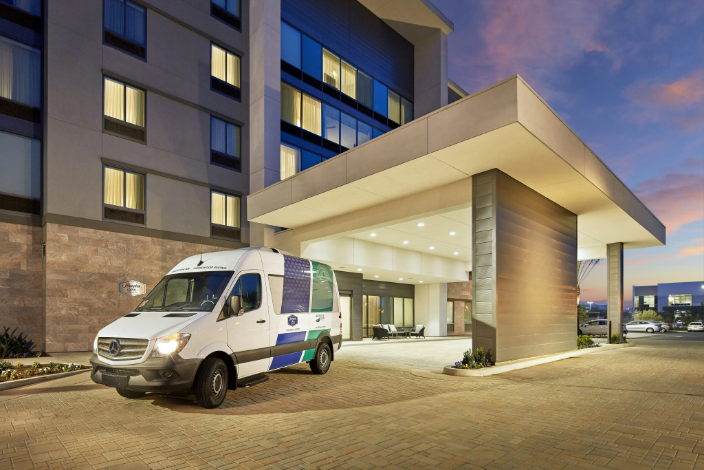 photo 1 of Hampton Inn Long Beach Airport
