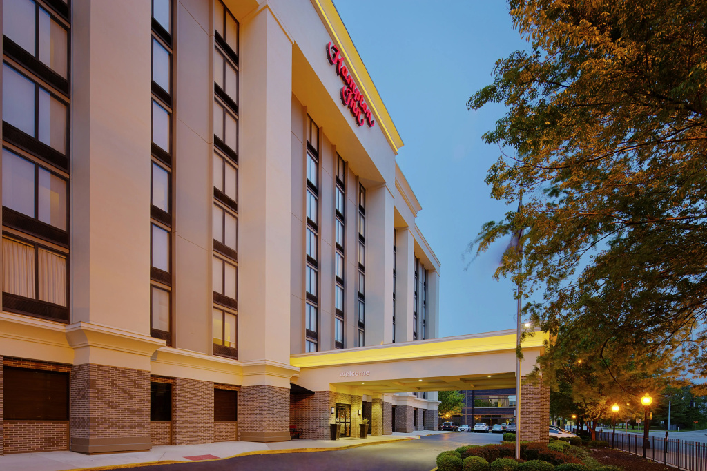 photo 1 of Hampton Inn Louisville Downtown