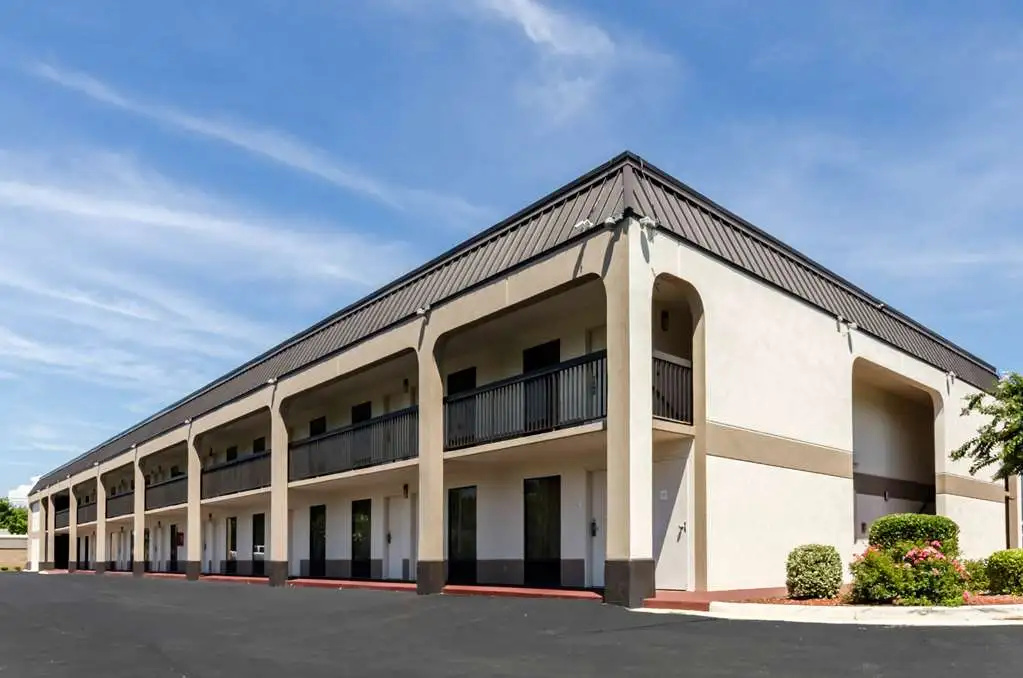 photo 1 of Hampton Inn