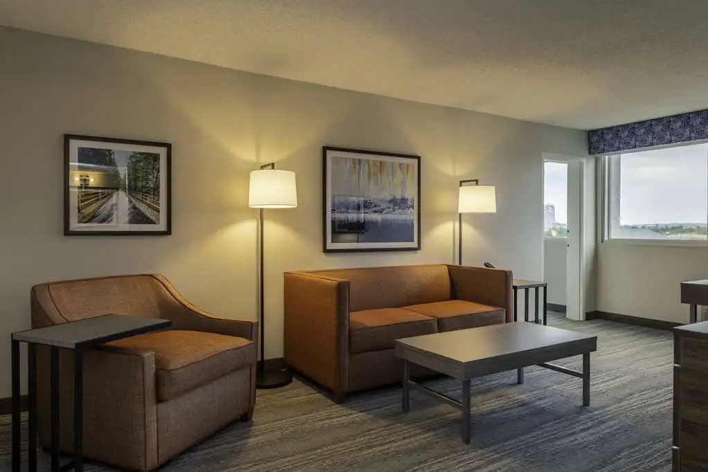 photo 1 of Hampton Inn Manchester Downtown
