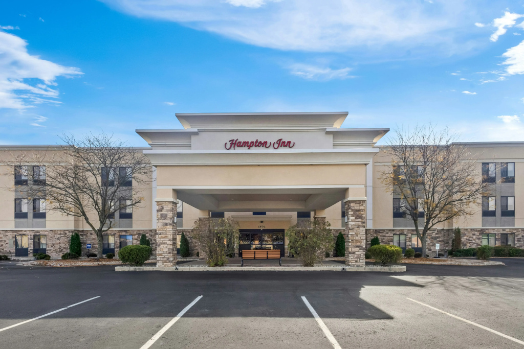 photo 1 of Hampton Inn Marion