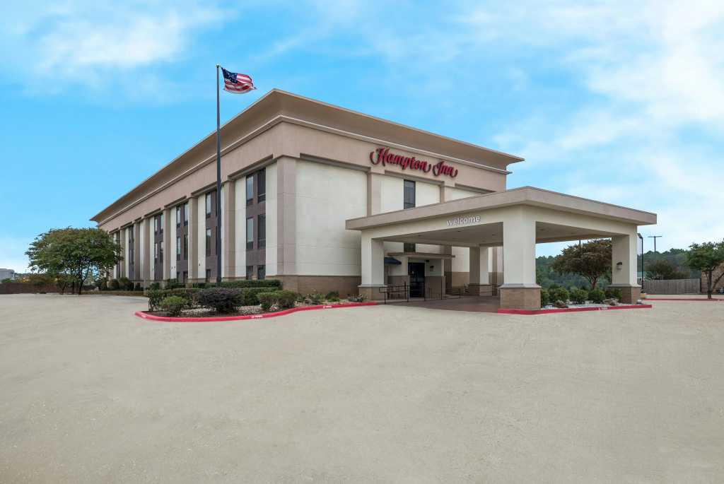 photo 1 of Hampton Inn Marshall