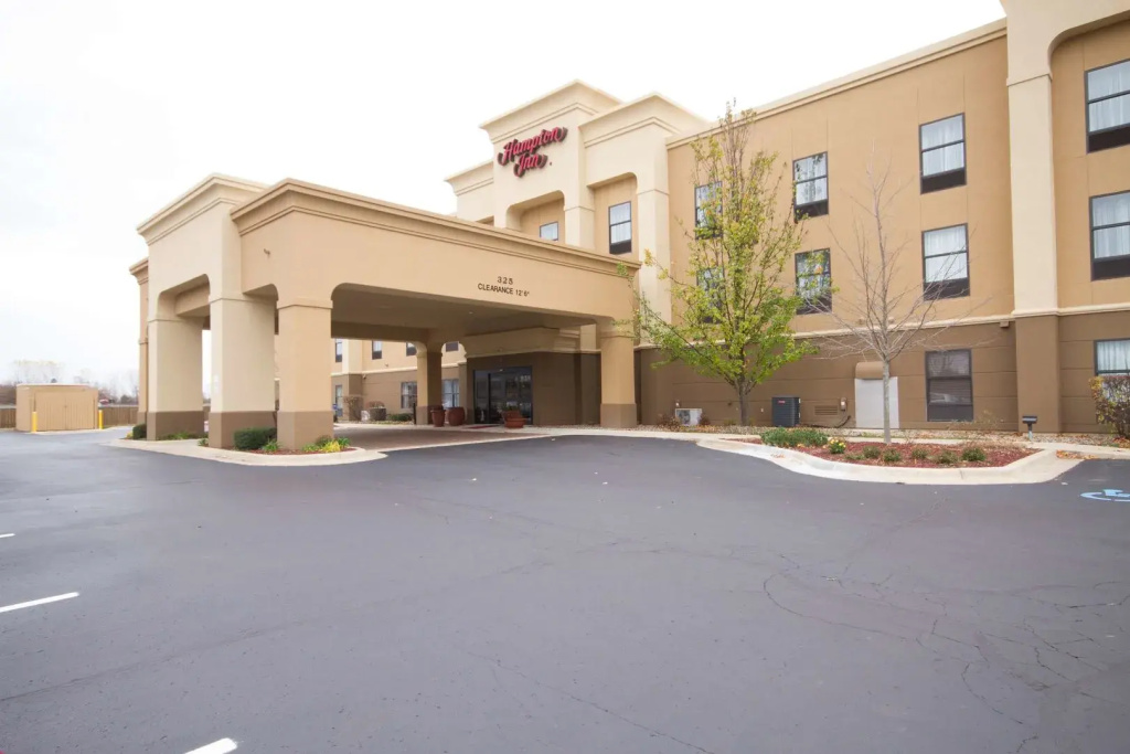 photo 1 of Hampton Inn Marshall