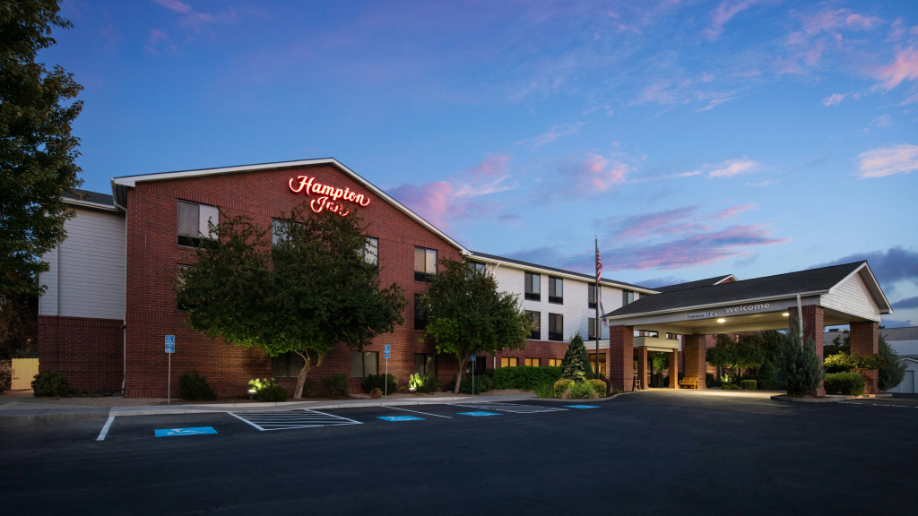 photo 1 of Hampton Inn Medford