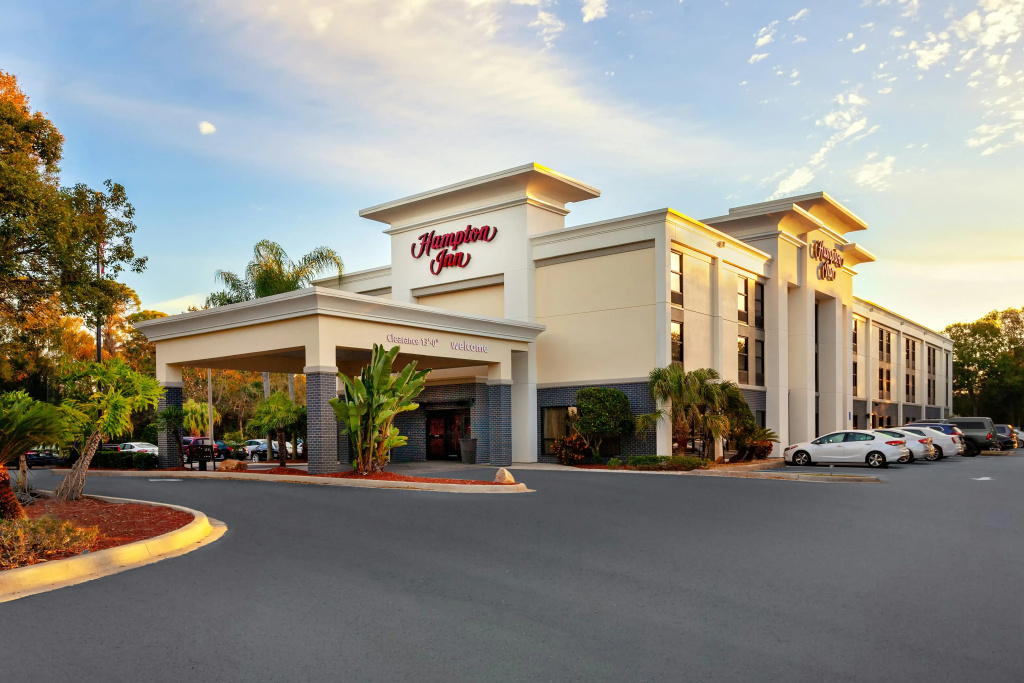 photo 1 of Hampton Inn Melbourne
