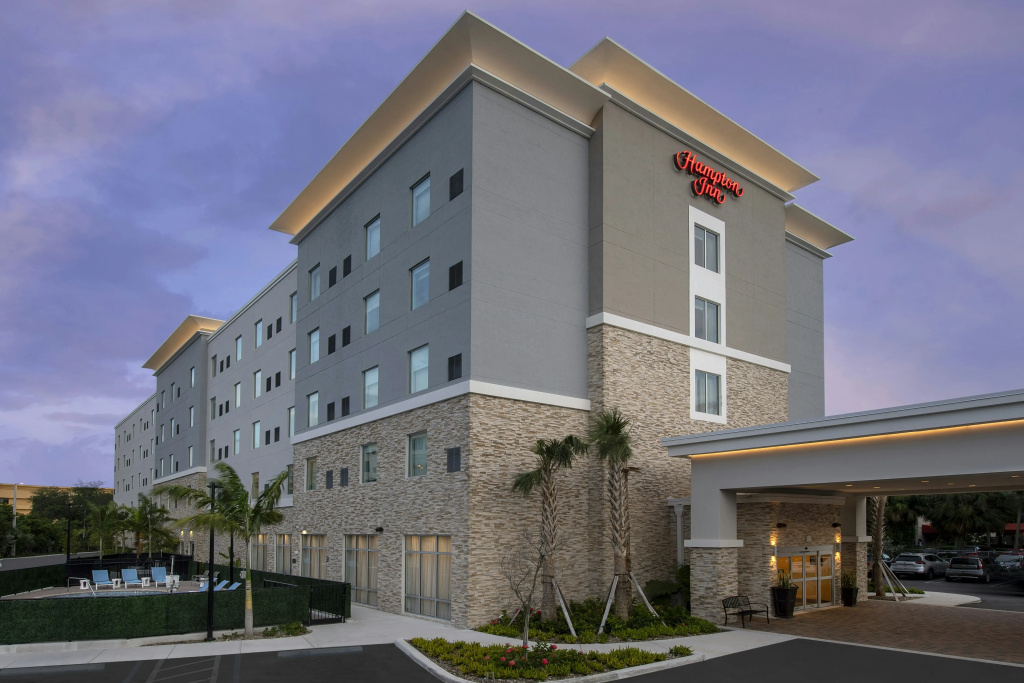 photo 1 of Hampton Inn Miami - Airport East, FL