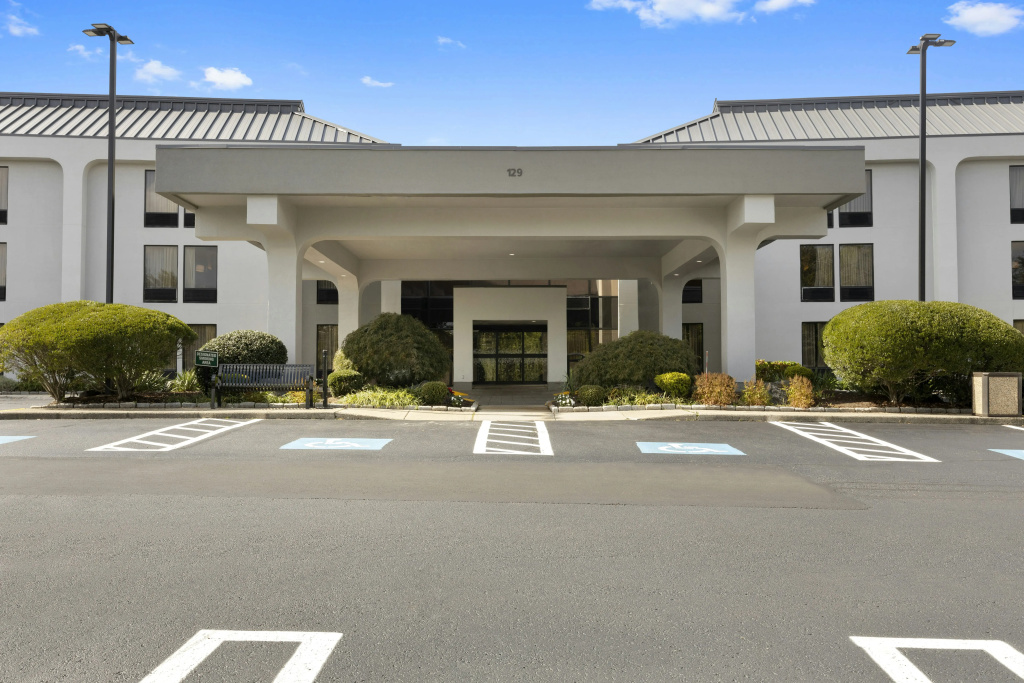 photo 1 of Hampton Inn Milford