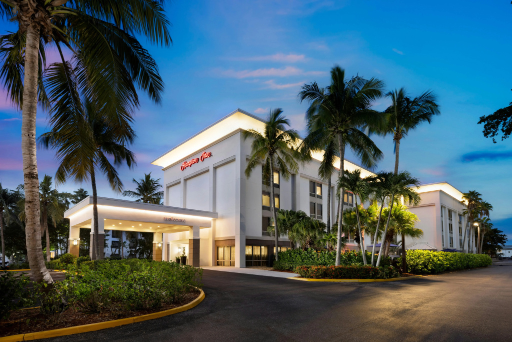 photo 1 of Hampton Inn Naples Central