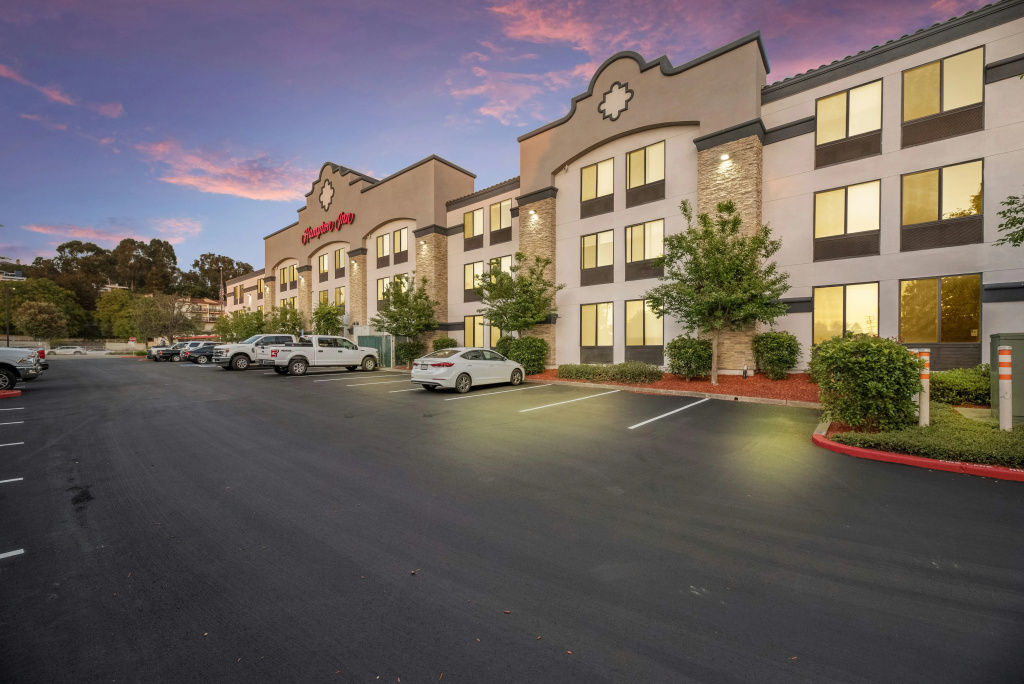 photo 1 of Hampton Inn Oakland-Hayward