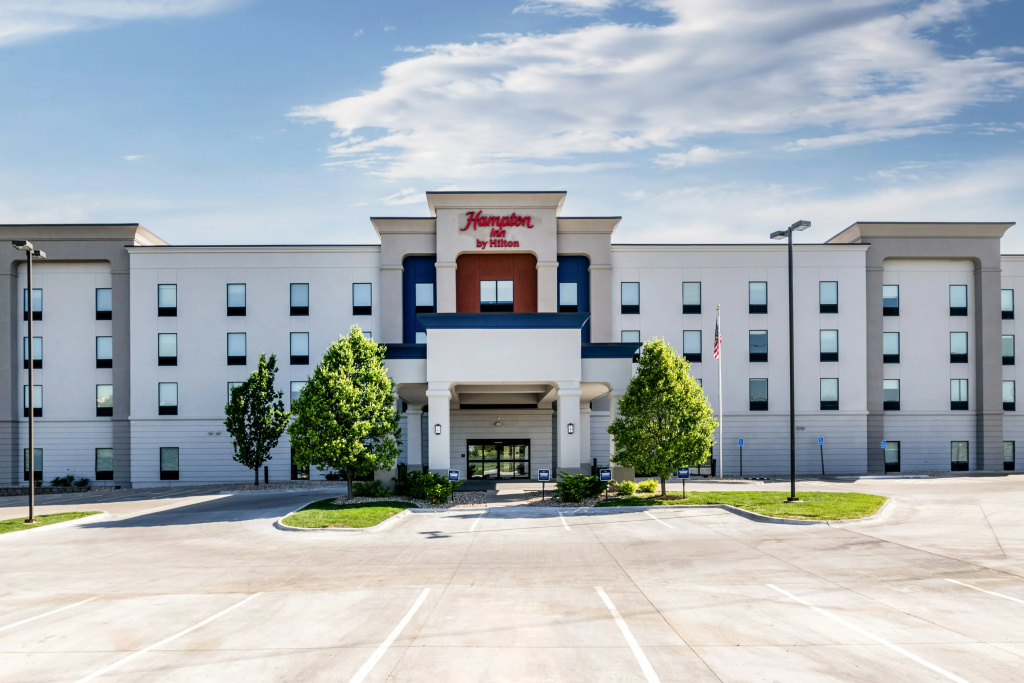 photo 1 of Hampton Inn Omaha/West Dodge Road (Old Mill)