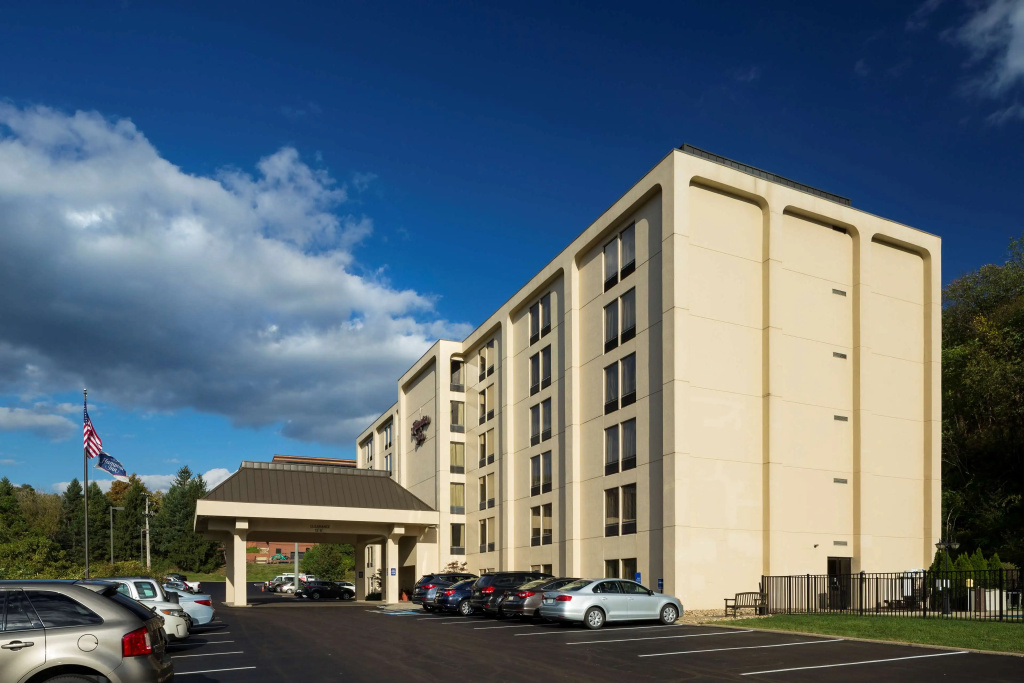 photo 1 of Hampton Inn Pittsburgh/Greentree