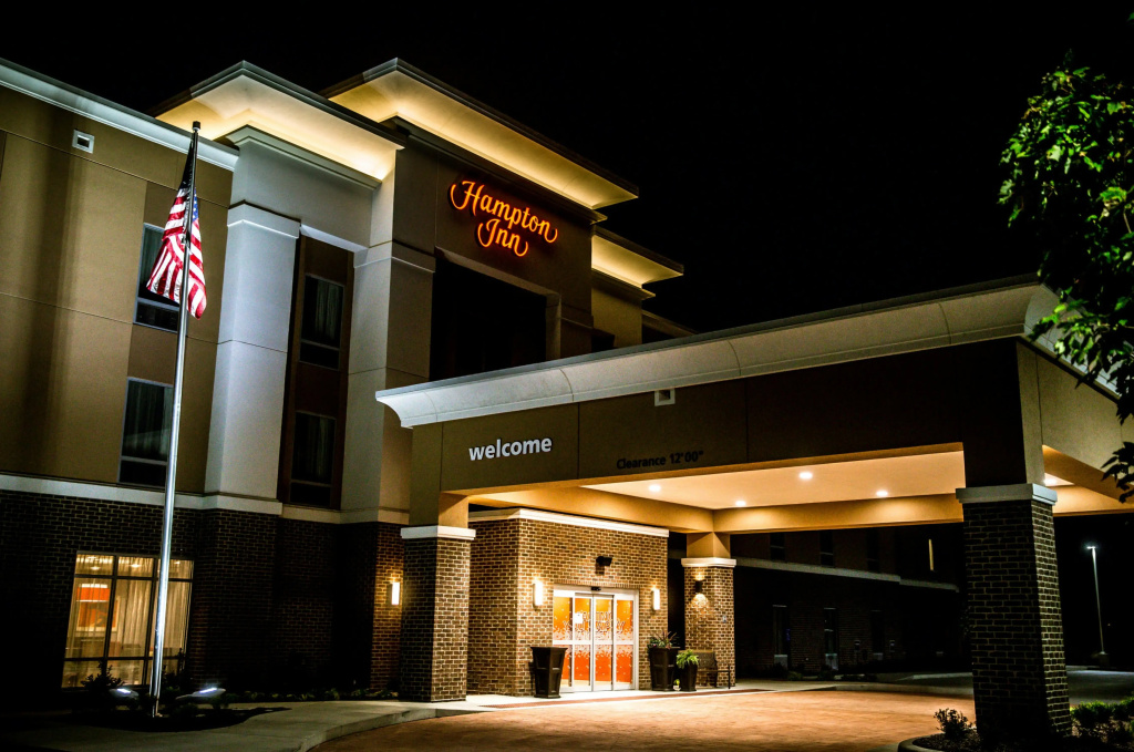 photo 1 of Hampton Inn Pontiac