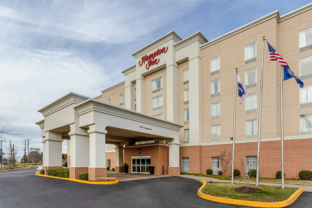 photo 1 of Hampton Inn Richmond - South