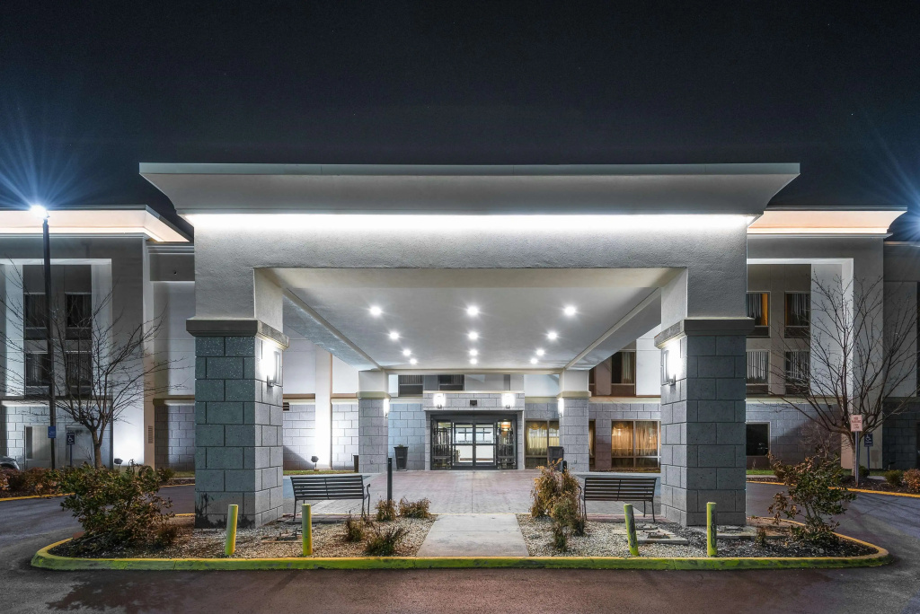 photo 1 of Hampton Inn Roanoke/Hollins - I-81
