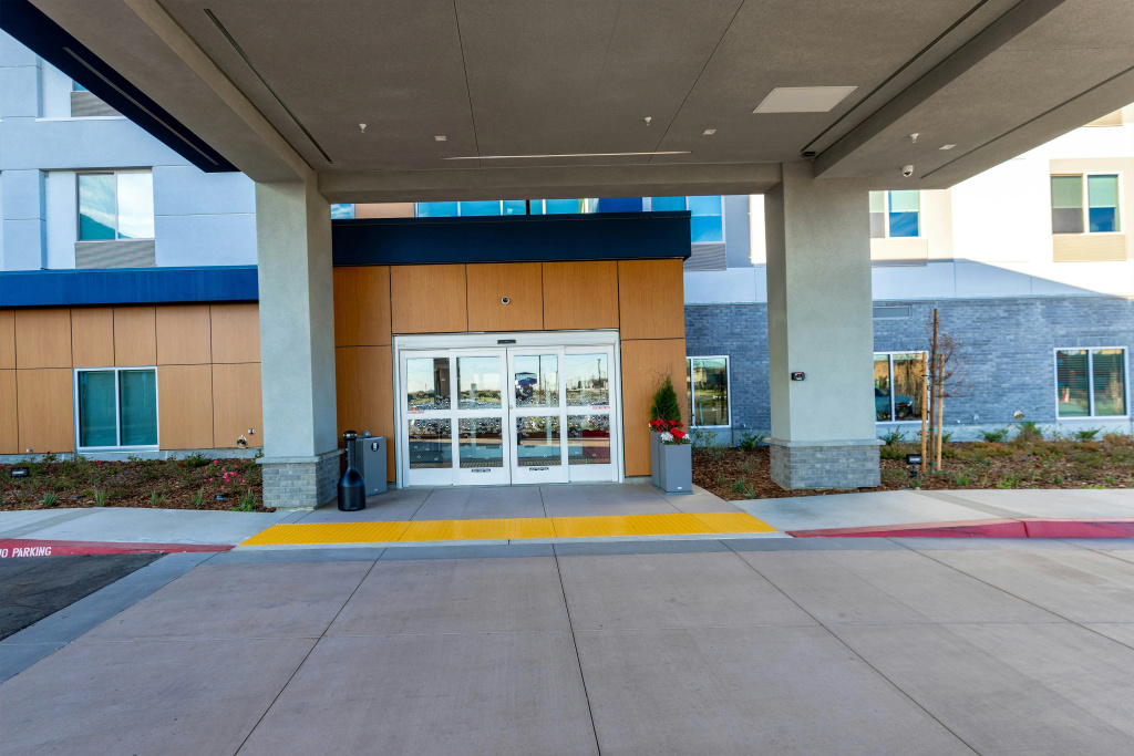 photo 1 of Hampton Inn Selma, Ca