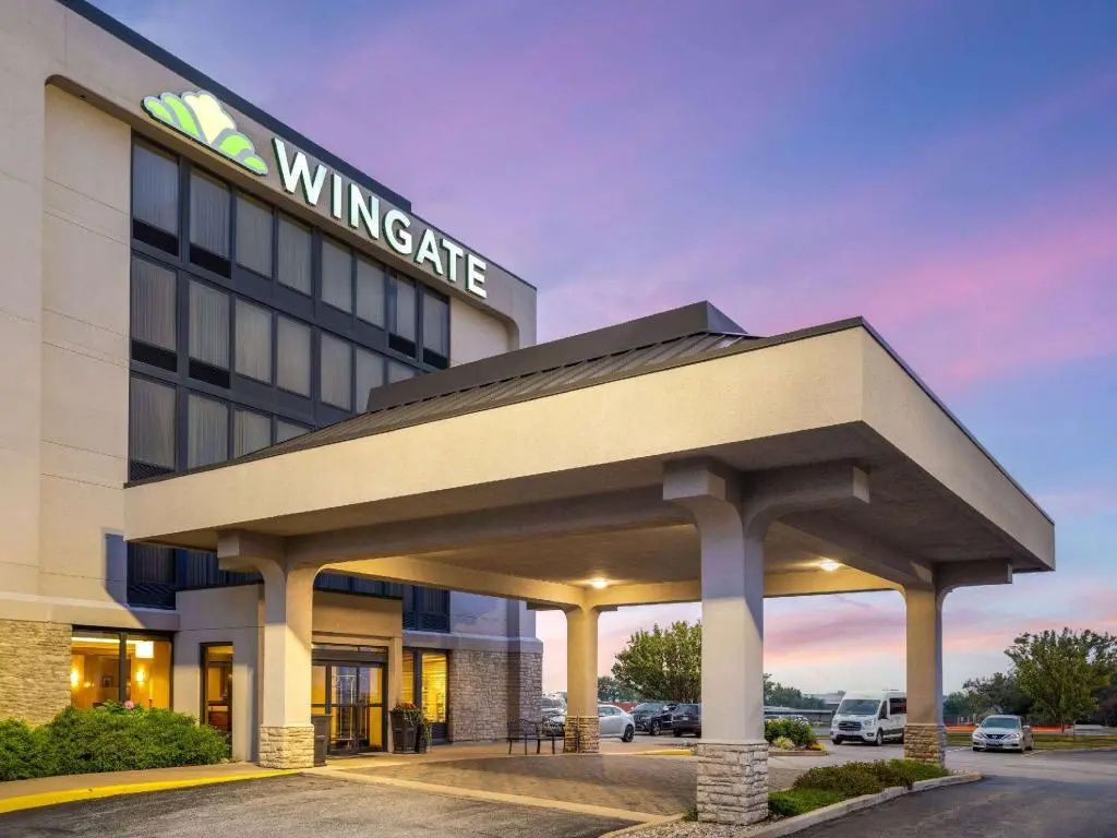 photo 1 of Wingate by Wyndham St. Louis Airport