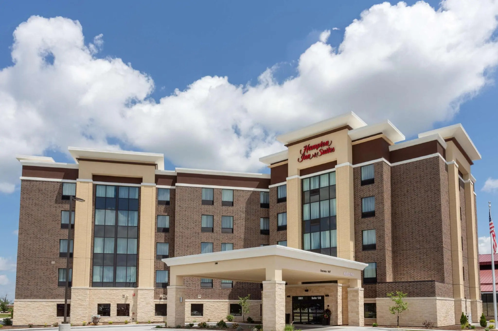 photo 1 of Hampton Inn & Suites Burlington