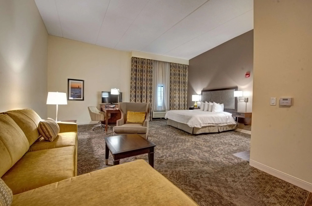 photo 1 of Hampton Inn & Suites By Hilton Rockville Centre