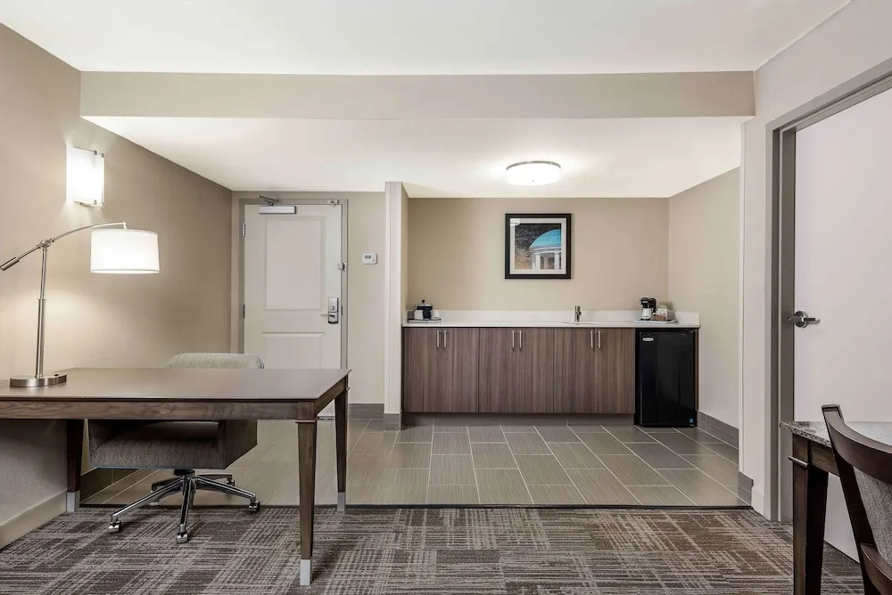 photo 1 of Hampton Inn & Suites Chapel Hill/Durham, Area