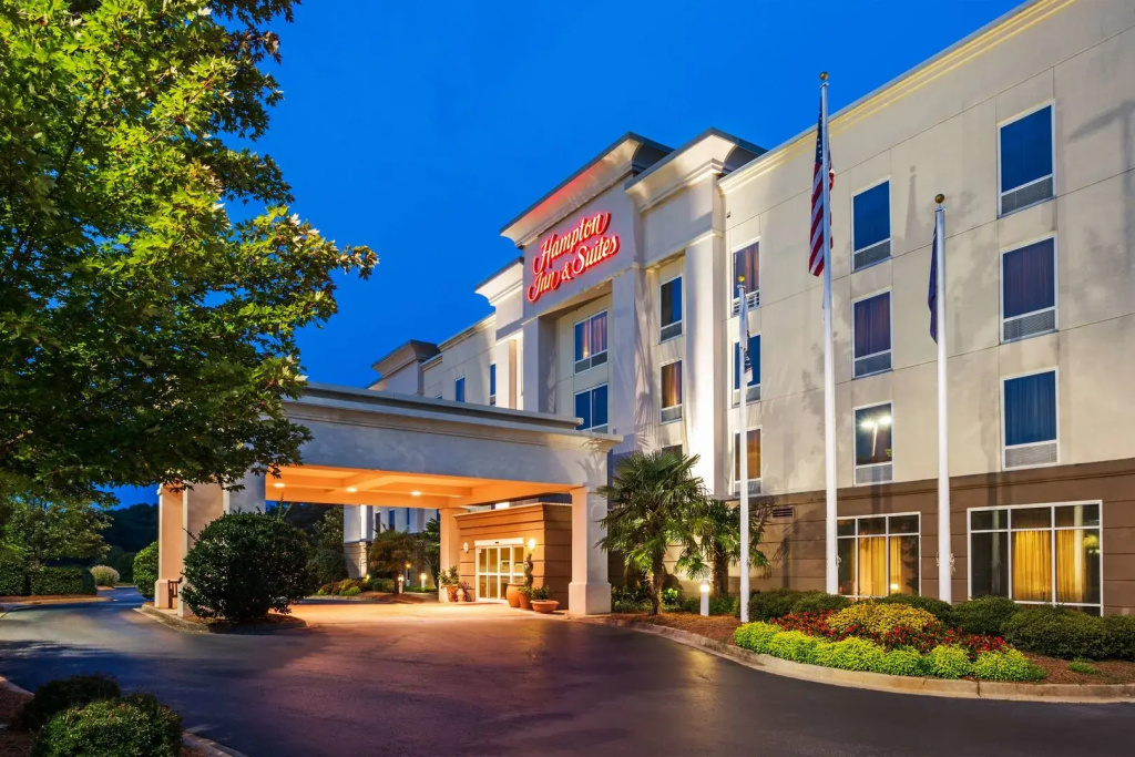 photo 1 of Hampton Inn & Suites Clinton