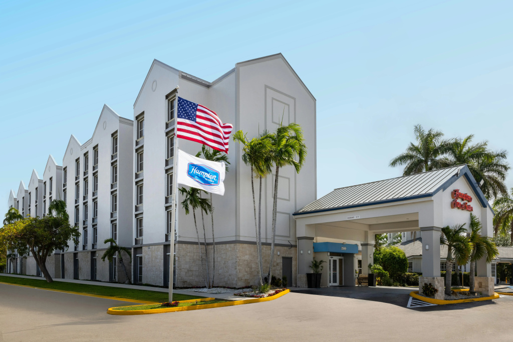 photo 1 of Hampton Inn & Suites Ft. Lauderdale Arpt/South Cruise Port