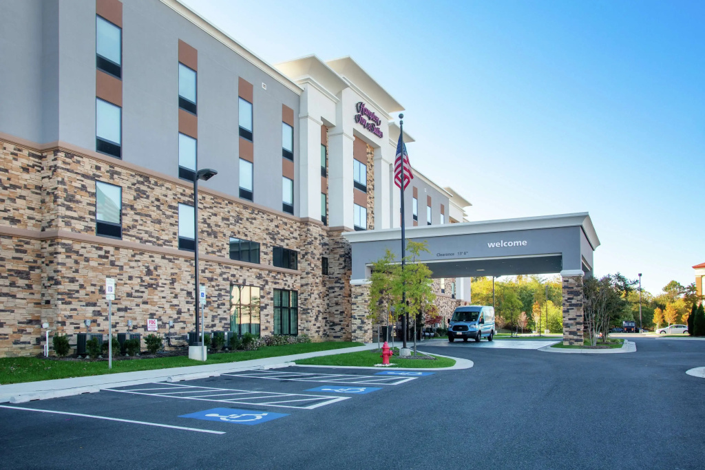 photo 1 of Hampton Inn & Suites Glenarden/Washington DC