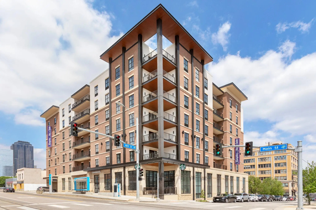 photo 1 of Hampton Inn & Suites Kansas City Downtown Crossroads