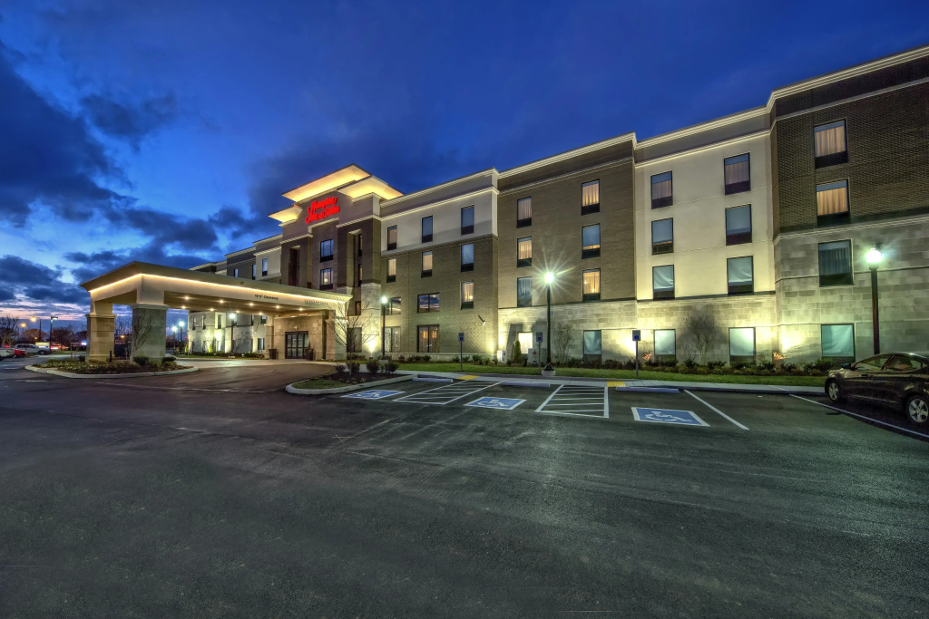 photo 1 of Hampton Inn & Suites Nashville Hendersonville
