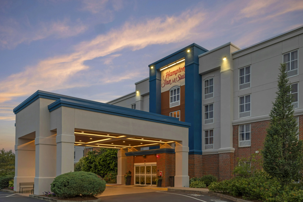 photo 1 of Hampton Inn & Suites Plymouth