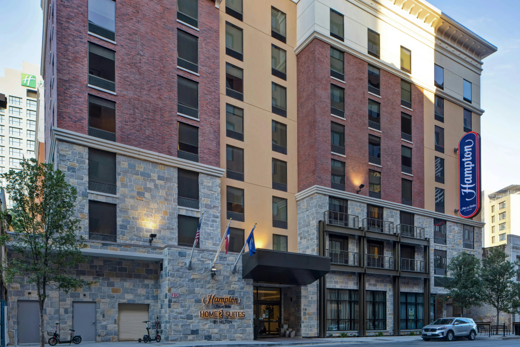 photo 1 of Hampton Inn & Suites by Hilton San Antonio Riverwalk