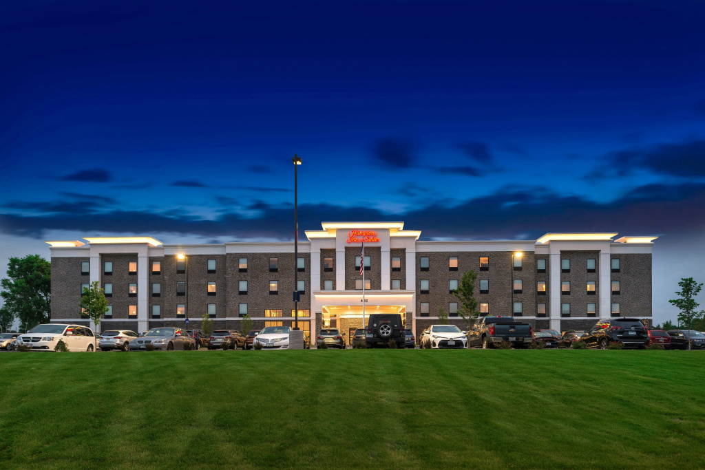 photo 1 of Hampton Inn & Suites St. Paul Oakdale/Woodbury