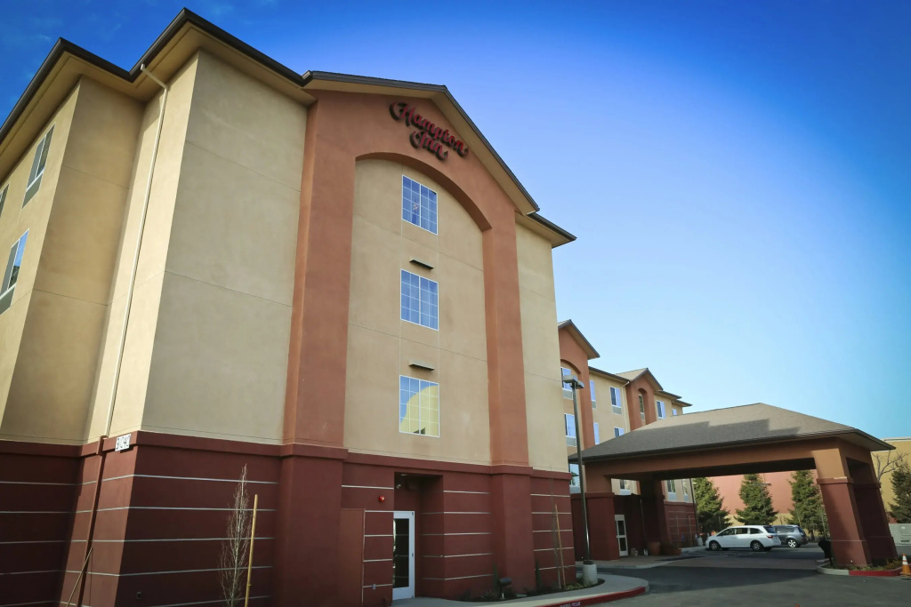 photo 1 of Hampton Inn Union City