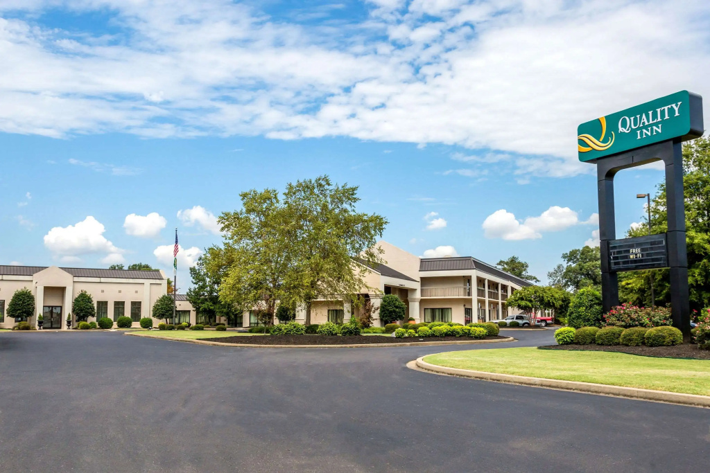 photo 1 of Quality Inn Union City US 51