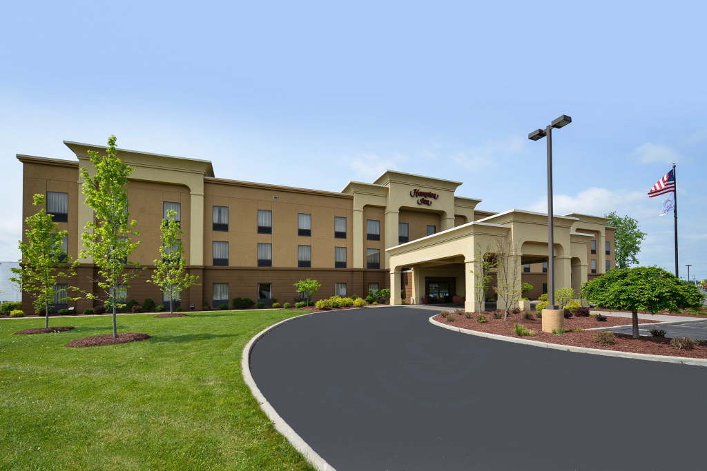 photo 1 of Hampton Inn Utica