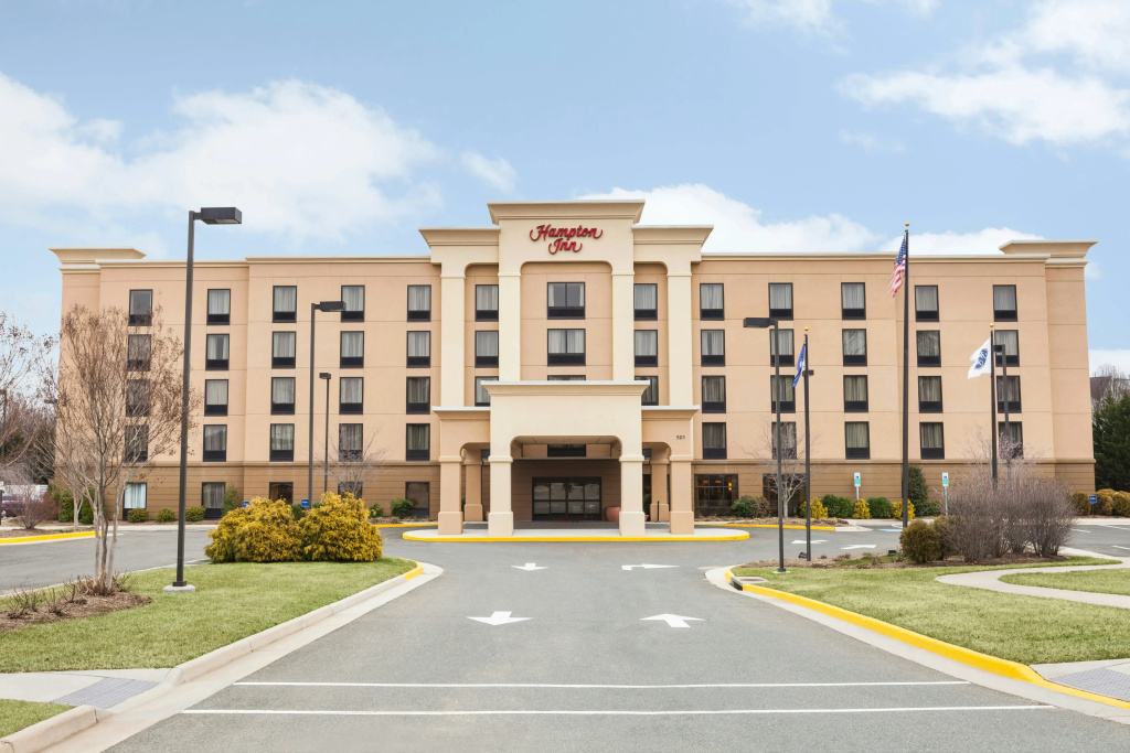 photo 1 of Hampton Inn Warrenton