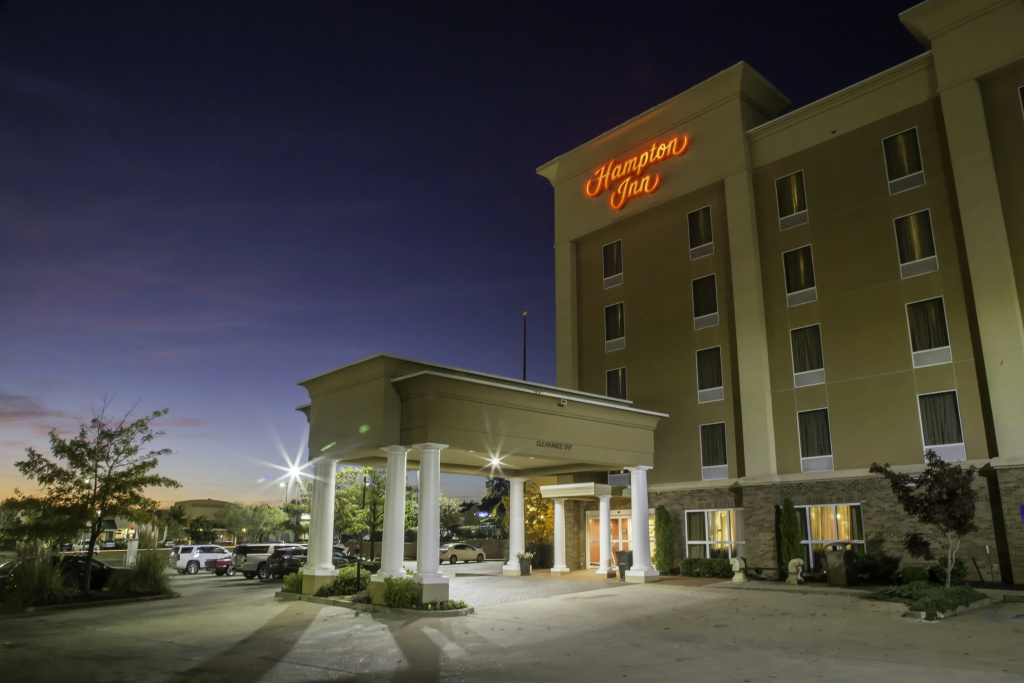 photo 1 of Hampton Inn Oxford-West