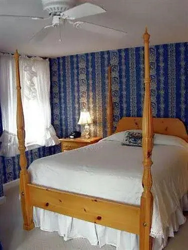 photo 1 of Harbor House Inn