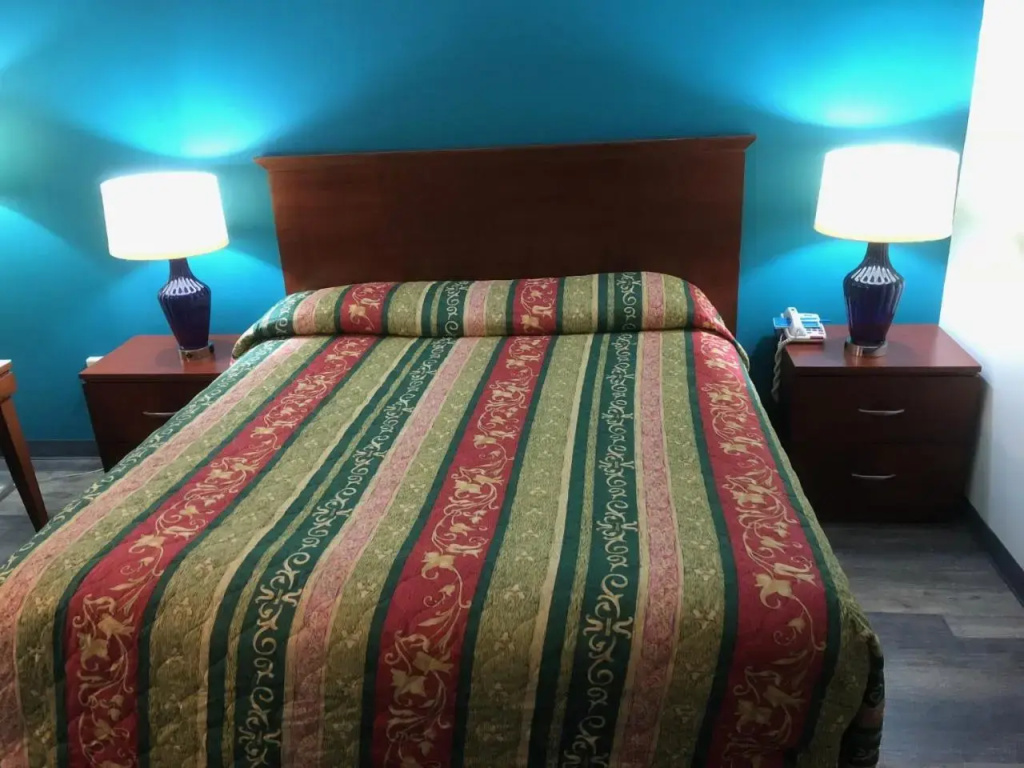 photo 1 of Harbor Inn