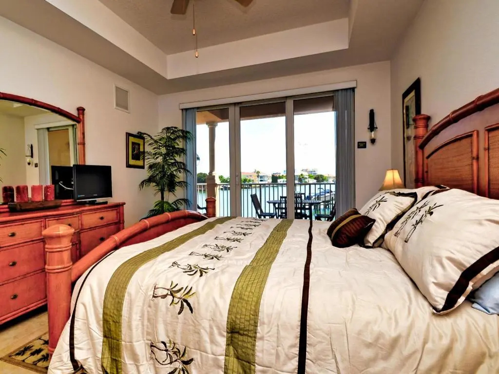 photo 1 of Harborview Grande 202