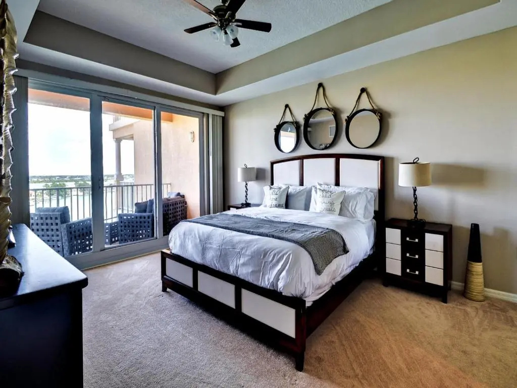 photo 1 of Harborview Grande 700 Waterfront Condo