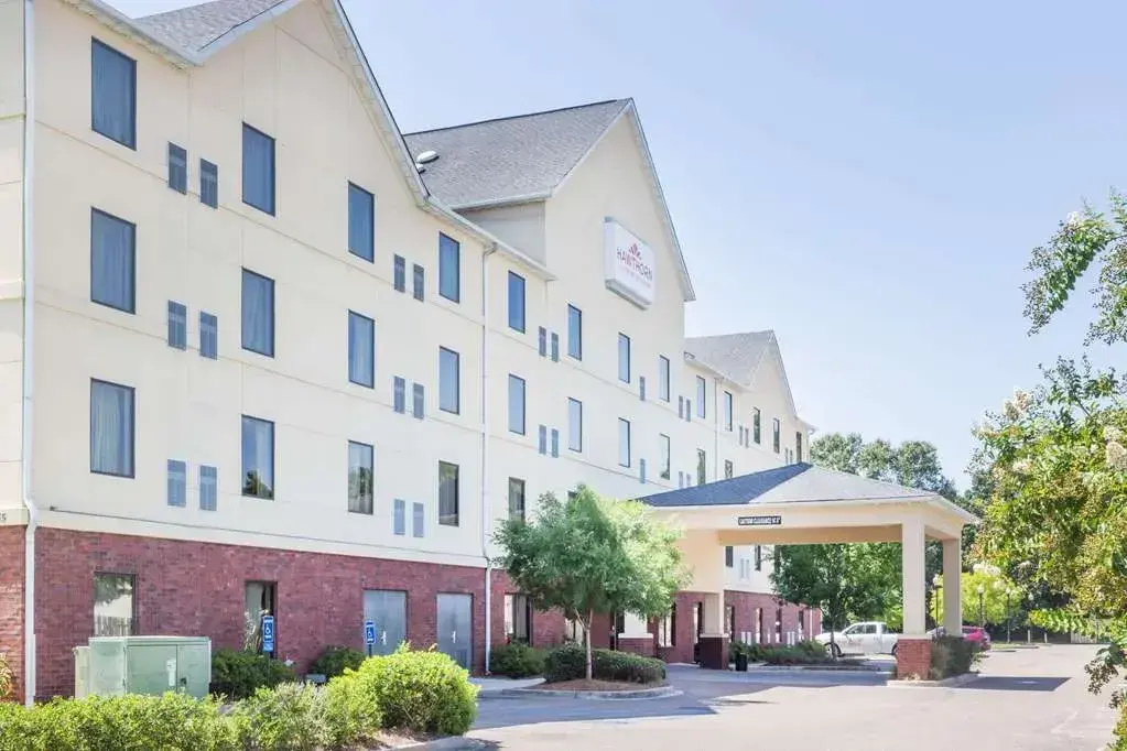 photo 1 of Clarion Pointe Charleston - West Ashley