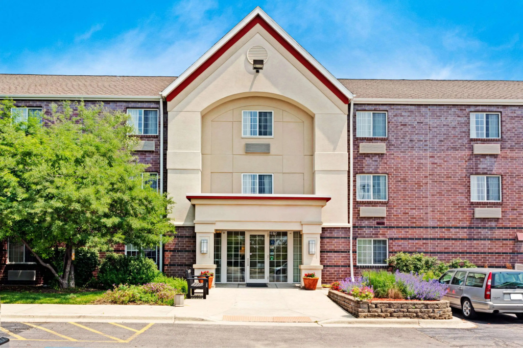 photo 1 of MainStay Suites Chicago Hoffman Estates