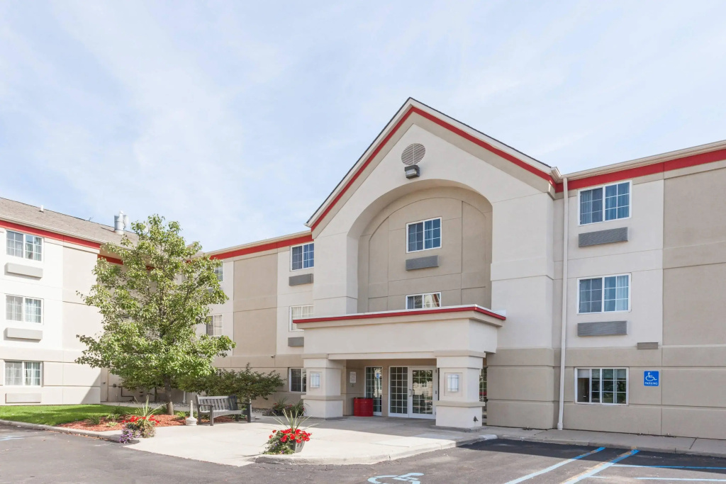 photo 1 of MainStay Suites Detroit Auburn Hills