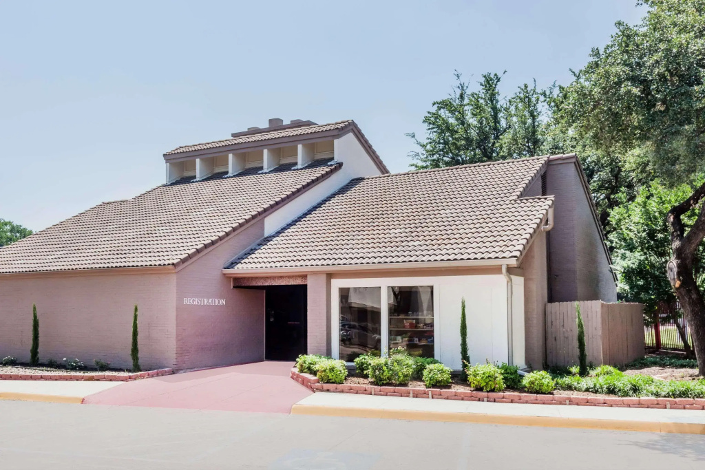 photo 1 of Hawthorn Suites by Wyndham Dallas Love Field Airport