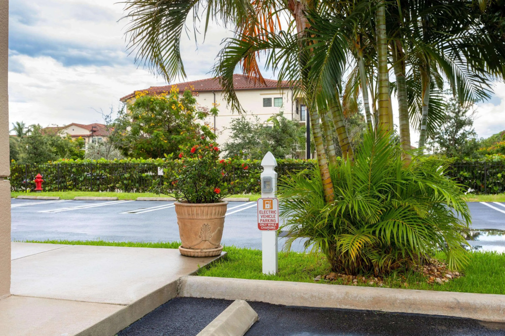 photo 1 of Hawthorn Suites West Palm Beach