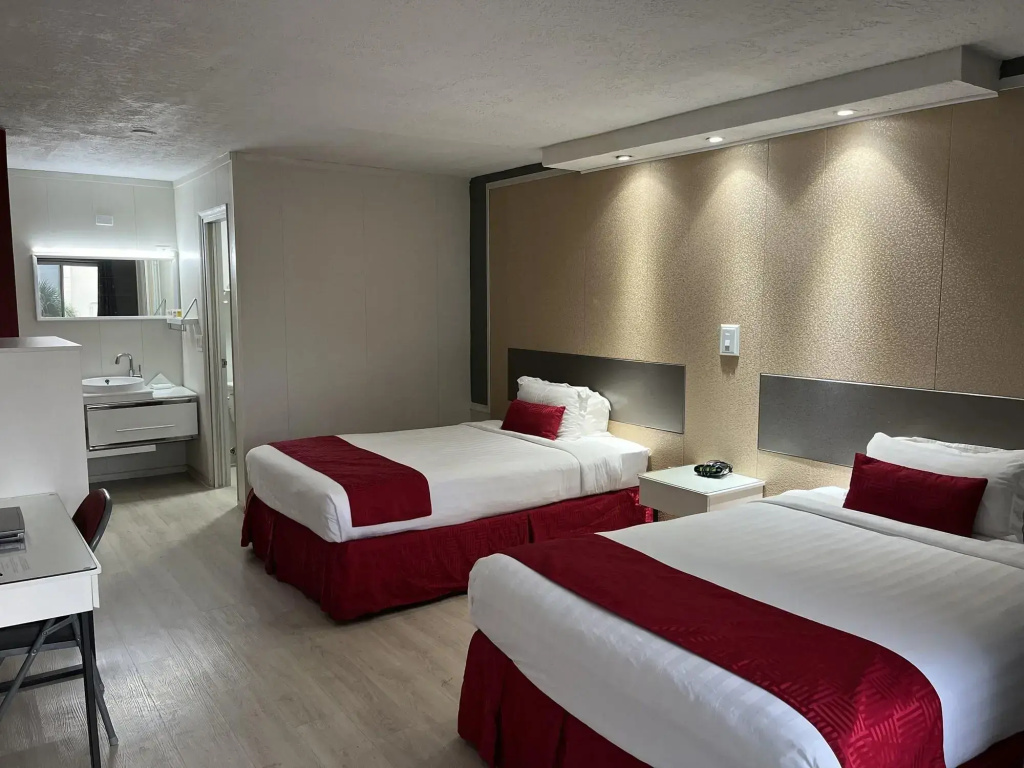 photo 1 of Travelodge by Wyndham Orlando / Heart of International Drive